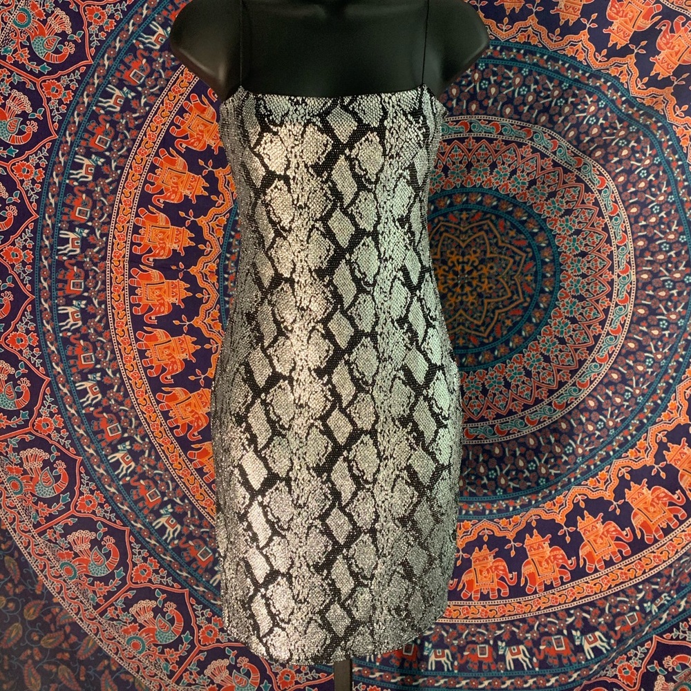 BLACK & SILVER SNAKE PRINT TIGHT DRESS